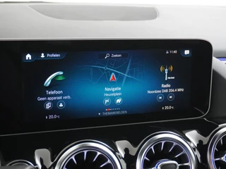 Mercedes-Benz GLA Mercedes-Benz GLA 200 AMG // Camera // Sfeerverlichting // Night Pakket // Augmented Reality // Carplay // 19