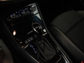 Opel Grandland X Opel Grandland X 1.2 Turbo Ultimate Sport (APPLE CARPLAY,NAVI,CAMERA,LED,SPORTSTOELEN,CRUISE,CLIMATE,DODE HOEk,GETINT,NETTESTAAT) - afbeelding nr 16