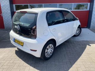 Volkswagen up! Volkswagen up! 1.0 BMT move up! CRUISE / CAMERA / PDC / DAB / AIRCO / MFS / COMPLETE AUTO! - afbeelding nr 2