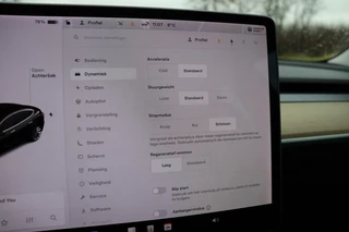 Tesla Model 3 Tesla Model 3 Long Range AWD 75 kWh autopilot trekhaak leder stoelverwarming v+a panodak 19