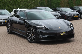 Porsche Taycan - 465407441-0