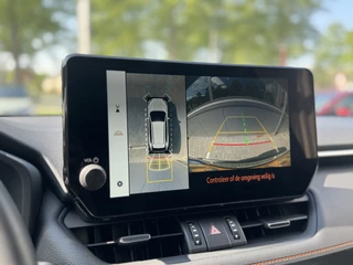 Toyota RAV4 Treeplanken, Camera in binnenspiegel, Rondomzicht camera , All-in Rijklaarprijs - afbeelding nr 7