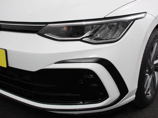 Volkswagen Golf Volkswagen Golf 1.5 eTSI 150pk DSG R-Line | Panorama dak | Navigatie | Apple Carplay/Android Auto | Climate Control | Camera | Dab | Extra Getint Glas | Adaptive Cruise Control | Virtual Cockpit | Lichtmetalen Velgen - afbeelding nr 31