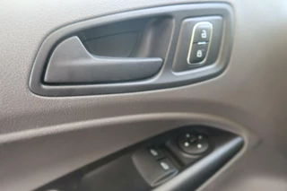 Ford Transit Connect Ford Transit Connect 1.5 EcoBlue NAVIGATIE|CAMERA|TREKHAAK|CARPLAY|AIRCO|CRUISECONTROL - afbeelding nr 9