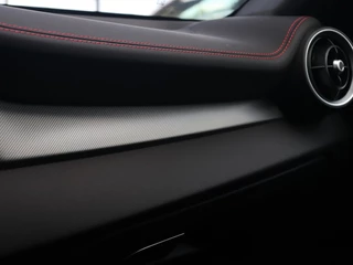Alfa Romeo Giulia Alfa Romeo Giulia 2.0 Turbo 280 PK Competizione Q4 AWD | Harman | Veloce | 19