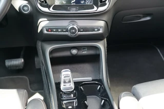 Volvo XC40 Volvo XC40 1.5 T5 Twin Engine Inscription - Panoramisch schuif/kanteldak - Stoelverwarming - Parkeercamera - Standkachel met timer - Adaptieve cruise control met BLIS - Elektrisch verstelbare stoelen - afbeelding nr 9