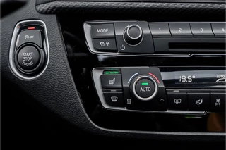 BMW 1 Serie BMW 1 Serie M140i Shadow Schuifdak H/K Stuurverw Camera CarPlay Leer - afbeelding nr 29