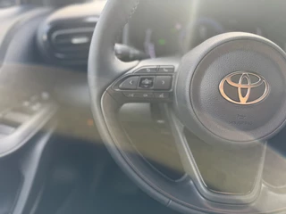 Toyota Yaris Cross Parkeersensoren V+A, Dodehoeksensor, Navigatie , All-in Rijklaarprijs - afbeelding nr 26