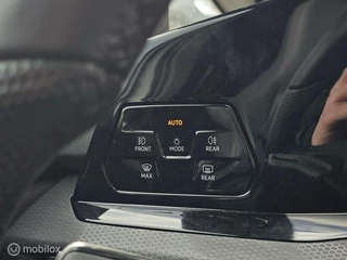 Volkswagen Golf Volkswagen Golf 2.0 TSI GTI Black Style Panorama/HUD/H&K/Leder - afbeelding nr 38