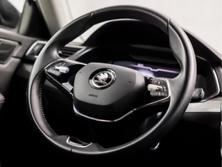Škoda Superb 218Pk Automaat (APPLE CARPLAY, GROOT NAVI, VIRTUAL COCKPIT, MEMORY SEATS, STOELVERWARMING, CAMERA, GETINT GLAS, LED KOPLAMPEN, TREKHAAK, NIEUWSTAAT) - afbeelding nr 20