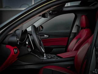 Alfa Romeo Giulia Alfa Romeo Giulia 2.0T Super | PANORAMADAK | KEYLESS | DNA | LANE ASSIST | VOL OPTIES! - afbeelding nr 27