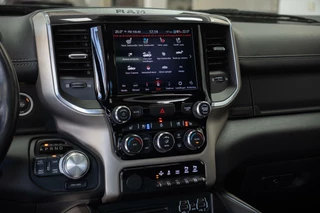 Dodge Ram 1500 Dodge Ram 1500 4X4 5.7 V8 4x4 Crew Cab Laramie Sport 1e Eig BTW Harman/Kardon, Panoramadak, Treeplank, Trekhaak - afbeelding nr 15