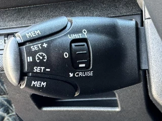 Peugeot 3008 Peugeot 3008 1.2 PureTech Première Cruise control Climate control Apple / Android Carplay Lederen interieur - afbeelding nr 5