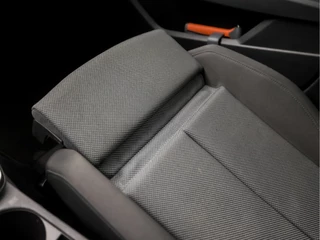 Audi A3 Automaat (APPLE CARPLAY, GROOT NAVI, CLIMATE, GETINT GLAS, SPORTSTOELEN, CRUISE, MATRIX LED, PARKEERSENSOREN, NIEUWSTAAT) - afbeelding nr 27