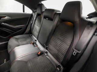 Mercedes-Benz CLA Automaat (SCHUIFDAK, APPLE CARPLAY, GROOT NAVI, LEDER/ALCANTARA, CAMERA, SPORTSTOELEN, STOELVERWARMING, KEYLESS, CRUISE, ZWART HEMEL, NIEUWSTAAT) - afbeelding nr 14