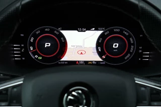 Škoda Karoq Skoda Karoq 1.5 TSI / 150 PK / DSG / Sportline / Black Edition / Panorama / Virtual Cockpit / Camera / Cruise Control / Trekhaak / 18