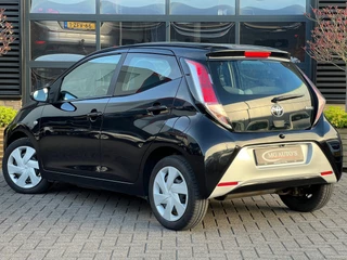 Toyota Aygo Toyota Aygo 1.0 VVT-i x-play | Achteruitrijcamera | Cruise Control | Airconditioning | Elektrische Ramen | - afbeelding nr 10