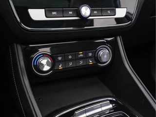 MG ZS-EV (INCL-BTW) *PANO | FULL-LEATHER | CCS-FASTLOADER | KEYLESS | NAVI-FULLMAP | ADAPTIVE-CRUISE | CAMERA | HEATED-SPORT-SEATS | CARPLAY | BLINDSPOT | DAB | LANE-ASSIST | 17
