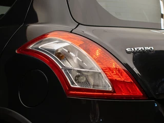 Suzuki Swift Suzuki Swift 1.2 Dynamic EASSS Sport (AIRCO,CRUISE,BLUETHOOT,LED,SPORTSTOELEN,NIEUWE APK,LM VELGEN,NETTESTAAT) - afbeelding nr 24