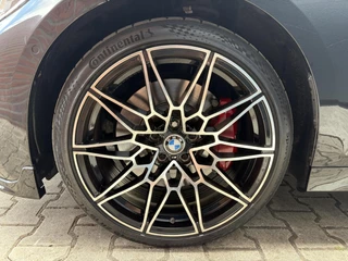 BMW 3 Serie BMW 3-serie 330i High Executive, M Pakket, Schuifdak, 19