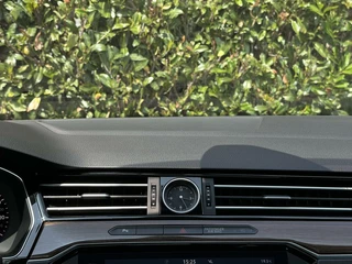 Volkswagen Passat Volkswagen Passat Variant 1.8 TSI HIGHLINE FACELIFT, PANO, NAVI, CRUISE, LEDER/ALCANTARA, ECC-AIRCO, DIGITAL, KEYLESS, ERGO-COMFORT, LICHTMETAAL 17