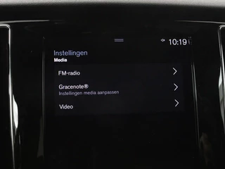 Volvo V60 Volvo V60 2.0 T4 R Design | Stoelverwarming | Trekhaak |  Carplay | Camera | Adaptive cruise | Navigatie | Full LED | 19'' lichtmetalen velgen | Memory - afbeelding nr 31