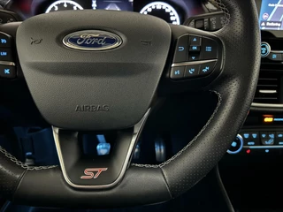 Ford Fiesta Ford Fiesta 1.5 EcoBoost ST-3 Performance Pano Recaro B&O CarPlay - afbeelding nr 33
