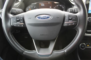 Ford Fiesta Uiterst nette, luxe en zuinige Ford Fiesta. Voalautm. airco, Cruise control, Navigatie, LM wielen, Metallic lak, Parkeersensoren achter, Telefoonvoorb., Lane assist etc. - afbeelding nr 14