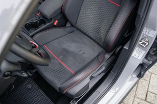 Volkswagen Golf Volkswagen Golf 2.0 TSI GTI Clubsport 45 Jahre Akra Pano DSG - afbeelding nr 31