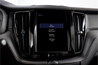 Volvo XC60 Volvo XC60 2.0 T4 Inscription 190 PK - Automaat | Dig. Cockpit | Elek. Trekhaak | Adapt. Cruise | Memory | Stoel-+Stuurverw. | PDC | Camera | NAV | ECC | Elek. Klep | LM 19