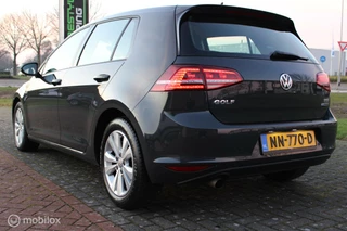 Volkswagen Golf Volkswagen Golf 1.0 TSI Automaat Connected Series, Navi, App connect, Stoelverwarming, Pdc + Camera - afbeelding nr 5