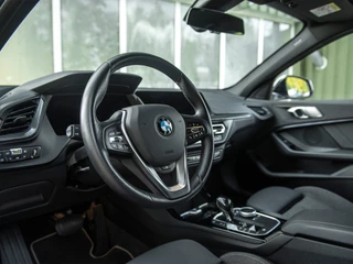 BMW 1 Serie | Live Cockpit Prof. | Sportstoelen | Adaptive LED | Apple Carplay/Android Auto wireless | 17