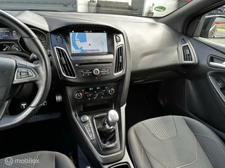 Ford Focus Ford Focus Wagon 1.0 ST-Line Navi Clima CarPlay Orig NL Stoer - afbeelding nr 31