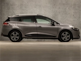 Renault Clio (NAVIGATIE, NAP, GETINT GLAS, SPORTSTOELEN, CRUISE, PARKEERSENSOREN, LM VELGEN, NIEUWE APK, NIEUWSTAAT) - afbeelding nr 4