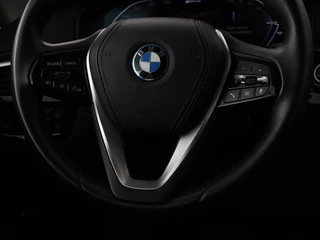 BMW 5 Serie BMW 5-serie 530e xDrive High Executive | Luxury Line |  Panoramadak | Nappaleder | Stoelventilatie | Head-Up | Carplay | Live Cockpit | Adaptive LED | Stoelverwarming | Navigatie | PHEV - afbeelding nr 11