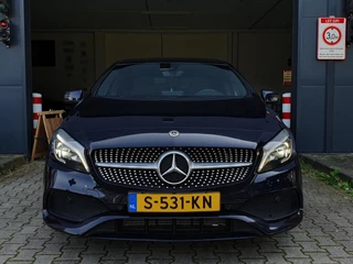 Mercedes-Benz A-Klasse Mercedes-Benz A-klasse 200 Sport Edition | AMG-STYLING / PANO / CARPLAY / ALCANTARA / SENSOREN + CAMERA / FLIPPERS / HARMAN-KARDON - afbeelding nr 2