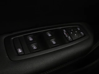 Renault Mégane Renault Mégane 1.3 TCe Intens | Automaat | Carplay | Full LED |  Navigatie | Cruise control | Climate control | Parkeerhulp | Keyless | DAB | Getint glas - afbeelding nr 26