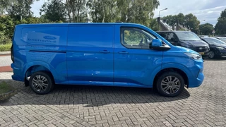 Ford Transit Custom Ford Transit Custom 320 2.0 TDCI L2H1 Limited SCI 136pk Automaat 17 inch | Adaptive cruise control | Dubbele schuifdeur | Inklapbare trekhaak | Verwarmbaar stuurwiel | 6B&O speakers | Dual zone clima - afbeelding nr 2