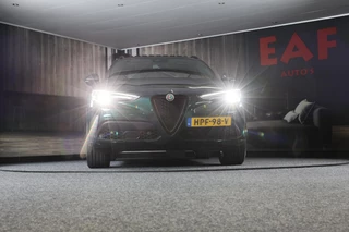 Alfa Romeo Stelvio Alfa Romeo STELVIO 2.0 T AWD 6C Villa d'Este / Acc / Lane Assist / HK / Dode Hoek / Camera / Open Panoramadak / Led / Pdc / 20 Inc - afbeelding nr 31