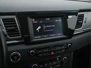 Kia e-Niro (INCL-BTW) Aut. *LEATHER-MICROFIBRE | NAVI-FULLMAP | DAB | ADAPTIVE-CRUISE | CAMERA | COMFORT-SEATS | KEYLESS | DIGI-COCKPIT | SHIFT-PADDLES | HEATED-SEATS | CARPLAY | LANE-ASSIST | 17