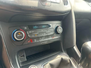 Ford Focus Ford Focus Wagon 1.5 Titanium Navi LED Cruise Climate Stuur/Stoelverwarming Sensoren - afbeelding nr 13