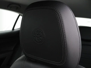Alfa Romeo Stelvio Alfa Romeo Stelvio 2.0 T Q4 Super | Camera | Sportstoelen | Xenon |  Navigatie | Elektrische achterklep | Cruise control - afbeelding nr 6