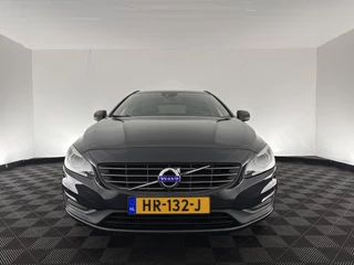 Volvo V60 Aut. *FULL-LEATHER | XENON | NAVI-FULLMAP | MEMORY-PACK | COMFORT-SEATS | ECC | HEATED-SEATS | ENTERTAINMENT-PACK | PDC | CRUISE | TOWBAR  | 17''ALU* - afbeelding nr 2