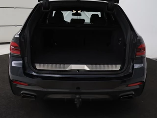 BMW 5 Serie BMW 5-serie 530e xDrive M Sport | Panoramadak |  Harman/Kardon | Stoel & stuurverwarming | Adaptive cruise | Camera | Trekhaak | Carplay | Achterbankverwarming | Live Cockpit | Sportstoelen - afbeelding nr 10