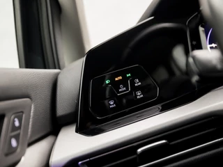 Volkswagen Golf 150Pk Automaat (APPLE CARPLAY, GROOT NAVI, SFEERVERLICHTING, STUUR/STOELVERWARMING, GETINT GLAS, SPORTSTOELEN, KEYLESS, LED KOPLAMPEN, NIEUWE APK, NIEUWSTAAT) - afbeelding nr 24