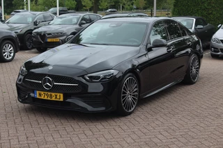 Mercedes-Benz C-Klasse Mercedes-Benz C-Klasse 180 AMG Line / Camera / Leder&Alcantara / 18'' / Navigatie / DAB / Dodehoek / Stoelverwarming / Cruise Control - afbeelding nr 6