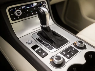 Volkswagen Touareg Volkswagen Touareg 3.0 TDI Sport 263Pk Automaat (PANORAMADAK, NAVIGATIE, LUCHTVERING, DYNAUDIO, STUUR/STOELVERWARMING, LEDEREN SPORTSTOELEN, TREKHAAK, ADAPTIVE CRUISE, XENON, CAMERA, NIEUWE APK, NIEUWSTAAT) - afbeelding nr 12