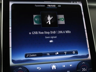 Mercedes-Benz C-Klasse Mercedes-Benz C-klasse 300e AMG Night | Adaptive cruise |  Stoelverwarming | Trekhaak | Carplay | Camera | Sfeerverlichting | Full LED - afbeelding nr 29