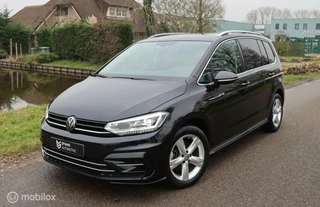 Volkswagen Touran Volkswagen Touran 1.5 TSI R-Line / 7persoons / Facelift - afbeelding nr 1