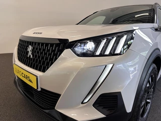 Peugeot 2008 Peugeot 2008 1.2 PureTech 130 GT Black Style Airco ECC Navi Carplay Cruise Control PDC VA + Camera Full LED 17
